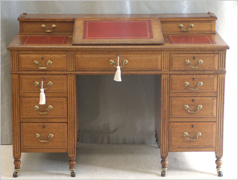 4025 Antique Oak Dickens Desk (3)